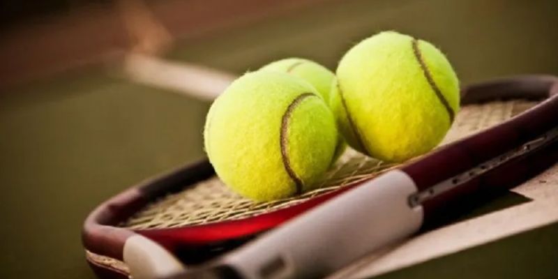 Phân tích phong độ và mặt sân tennis